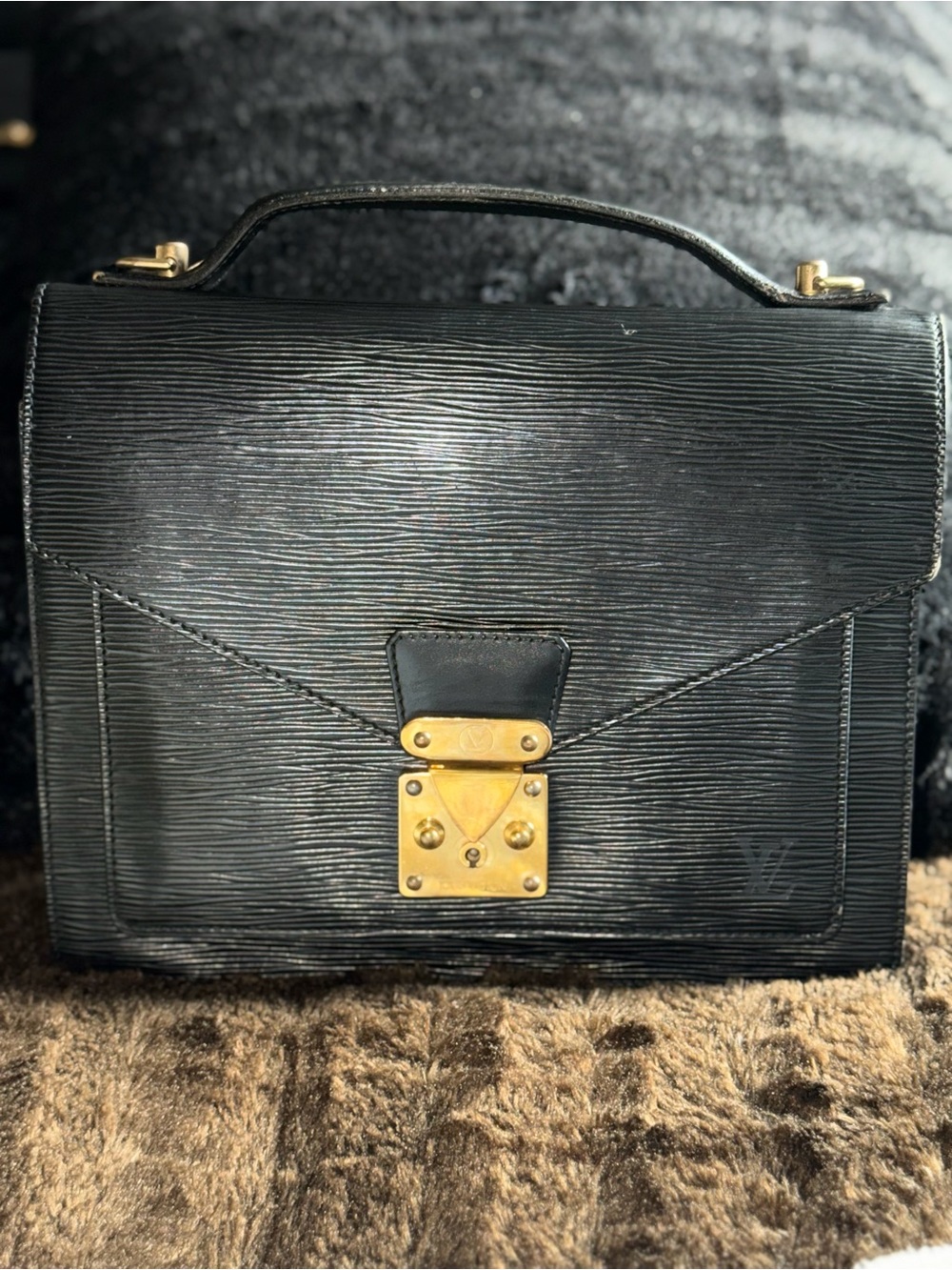 Louis Vuitton Monceau 28 preloved…does not include strap or key
